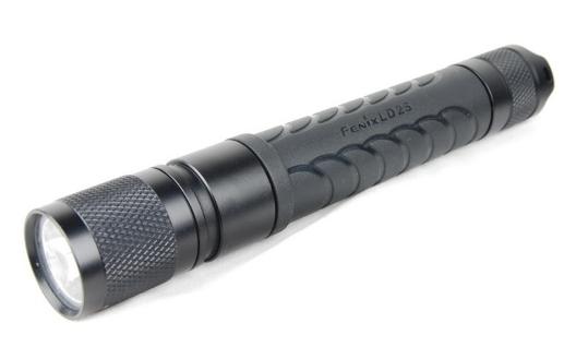  Fenix LD25 Cree XP-G LED R4