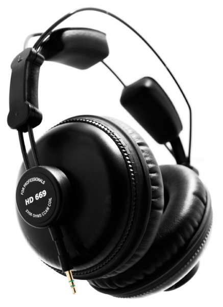  Superlux HD669