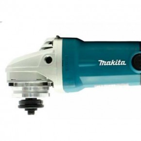   Makita GA7010C 3