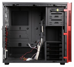  In Win 703 Black/Red 4