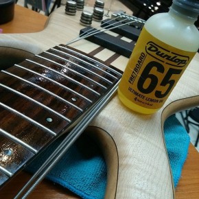      Dunlop 6554 Fretboard 65 Ultimate Lemon Oil 4