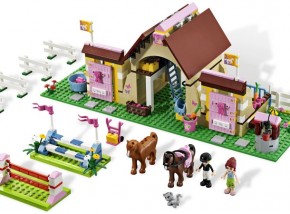  Lego Friends       (41126) 11