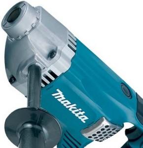  Makita UT2204 3