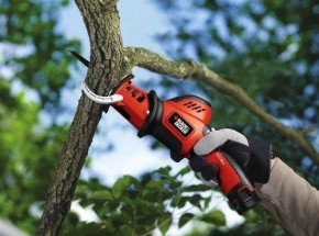   Black&Decker GKC108 6