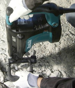   Makita HM1213C 4