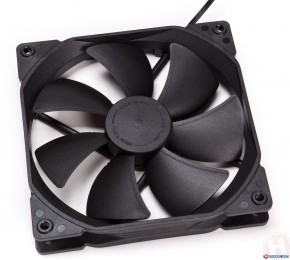    Fractal Design Dynamic GP-14 140 Black 3