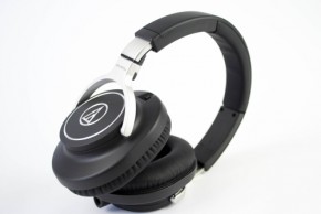  Audio-Technica ATH-M70X 4