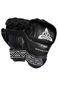  Berserk Scandi-Fight 7 oz black/White 011917 L