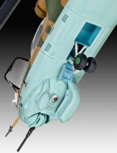   Revell 4-   Mil Mi 24 Hind 1:48 10+ (4942) 5