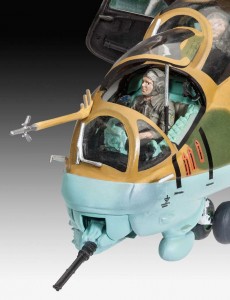   Revell 4-   Mil Mi 24 Hind 1:48 10+ (4942) 6