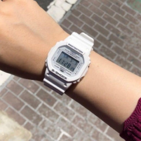   Casio DW-5600MW-7ER 4