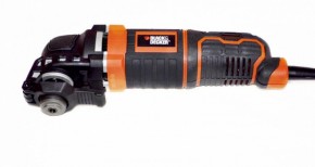      Black & Decker 300/MT218K 4