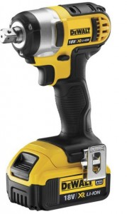    DeWalt DCF880M2