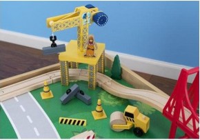   KidKraft Waterfall Mountain Train Set and Table (17850) 5