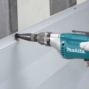  Makita FS2700 6