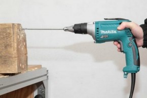  Makita FS4300 3