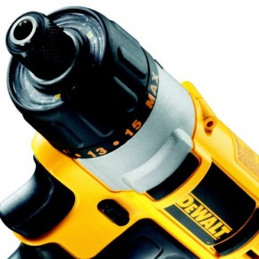  DeWalt DCF610D2 5