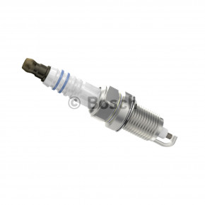   Bosch 0 242 229 590  Jeep/Toyota 4