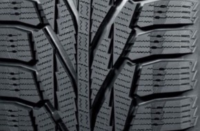   Nokian Hakkapeliitta R2 SUV 215/60 R17 100R XL 3