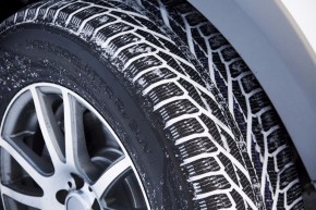   Nokian Hakkapeliitta R2 SUV 215/60 R17 100R XL 4