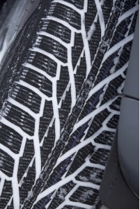   Nokian Hakkapeliitta R2 SUV 215/60 R17 100R XL 5