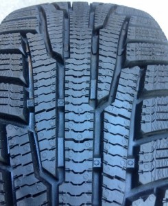   Nokian Hakkapeliitta R SUV 285/65 R17 116R 5