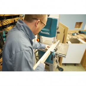   Makita LB1200F 5